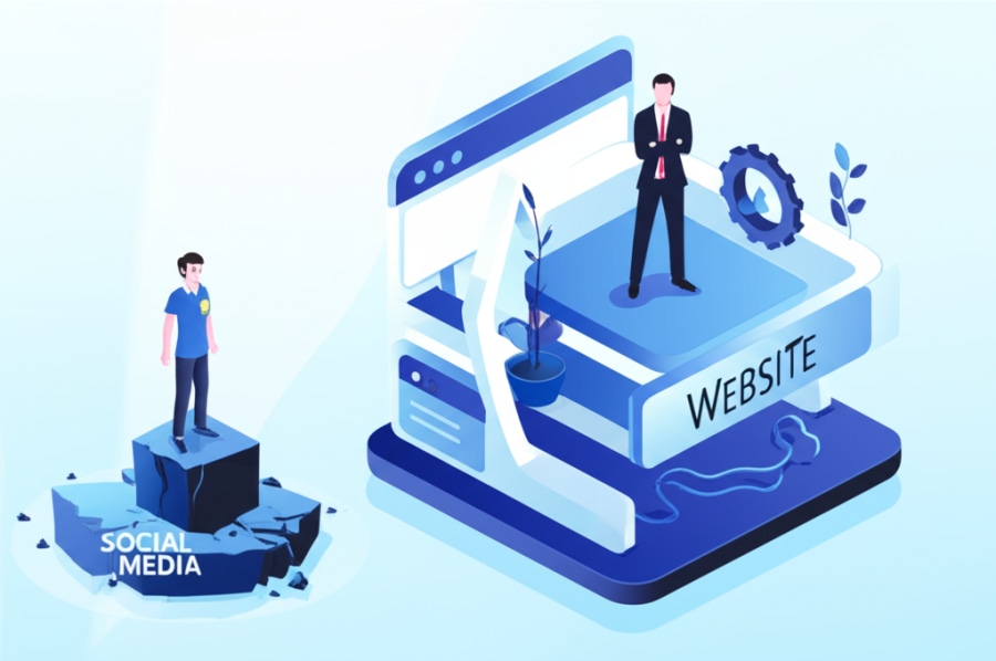 So sánh sự ổn định của website với sự rủi ro của mạng xã hội
